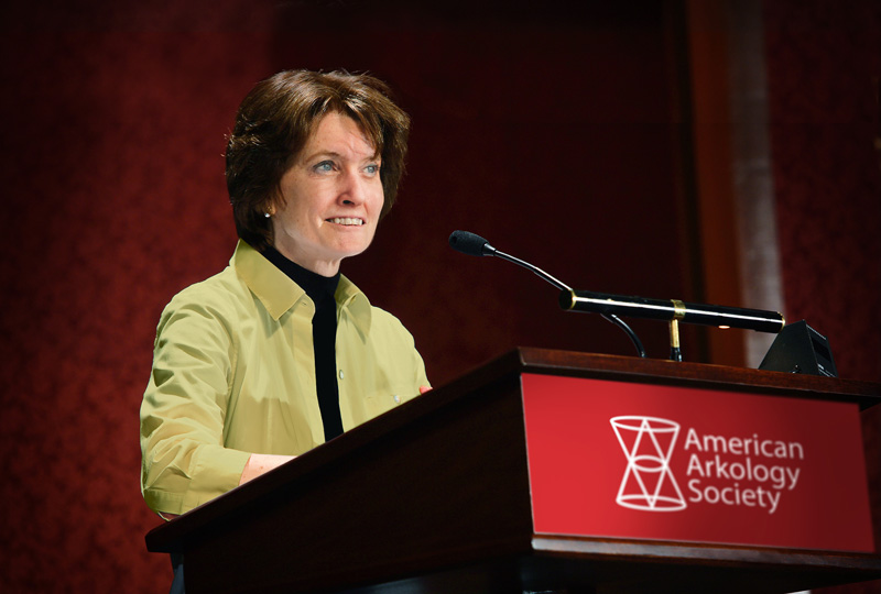 Trustee Eliza ZIsk addresses the AAS 2015 Annual Meeting